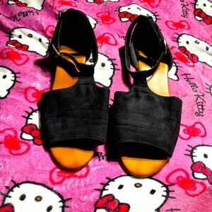 Only worn a couple times and they are clean!